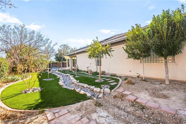 6907 May Basket Avenue, Las Vegas, NV 89131