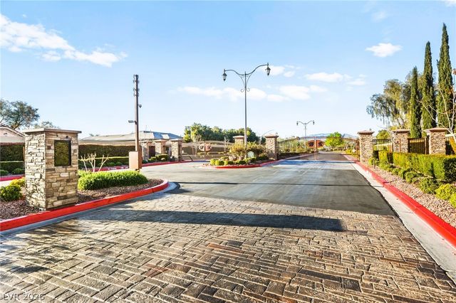 6907 May Basket Avenue, Las Vegas, NV 89131