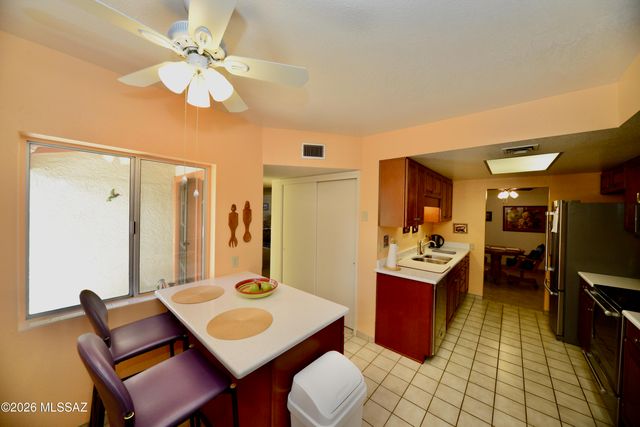 858 S Camino Guarina, Green Valley, AZ 85614