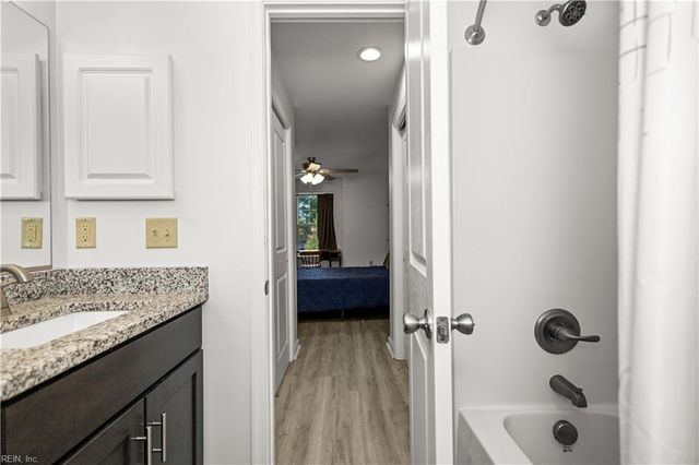 414 Delaware Ave Apt 220, Norfolk, VA 23508