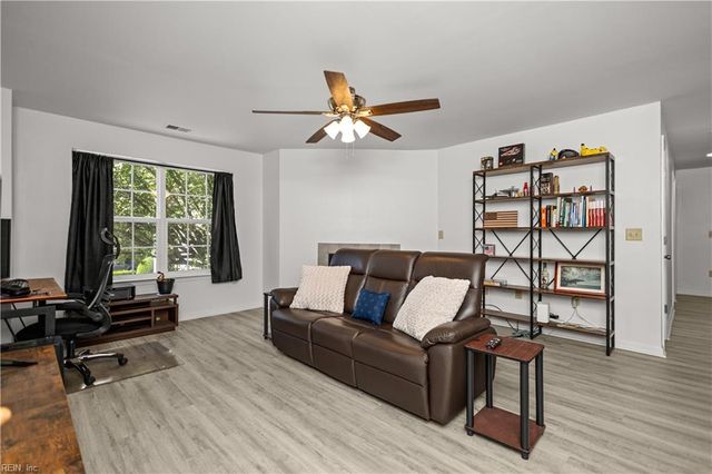 414 Delaware Ave Apt 220, Norfolk, VA 23508