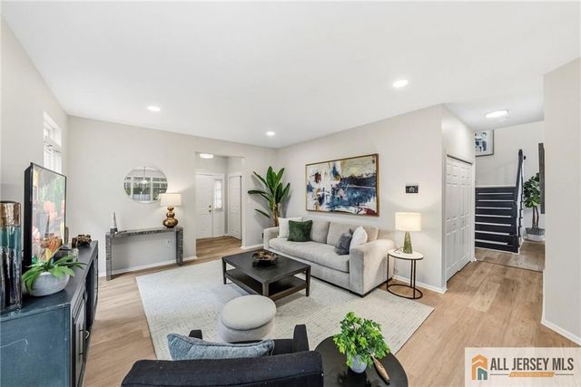 22 Stanford Drive, South Brunswick, NJ 08824