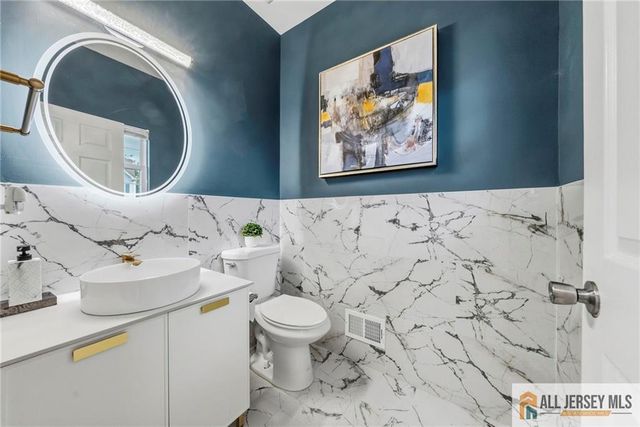 22 Stanford Drive, South Brunswick, NJ 08824