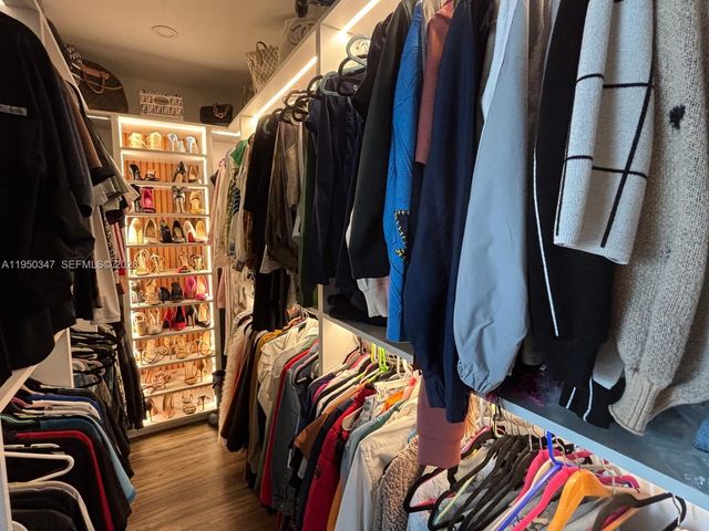 5565 NW 194th Ln, Miami Gardens, FL 33055