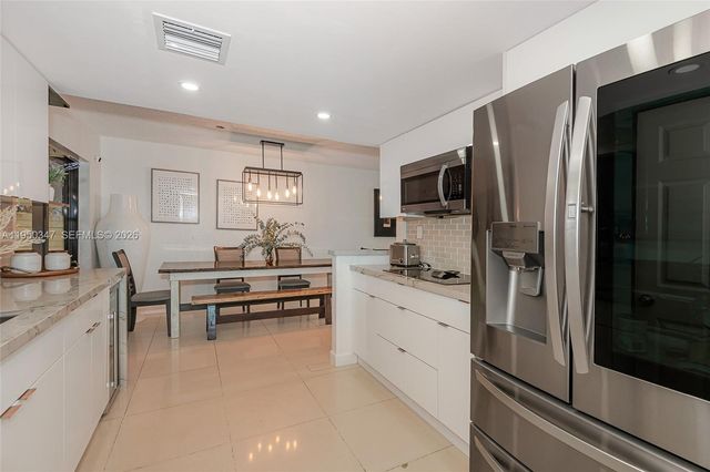 5565 NW 194th Ln, Miami Gardens, FL 33055