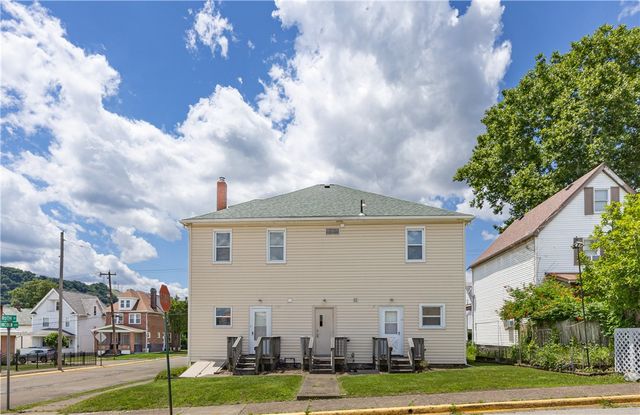 242-244 Center St, Springdale Boro, PA 15144