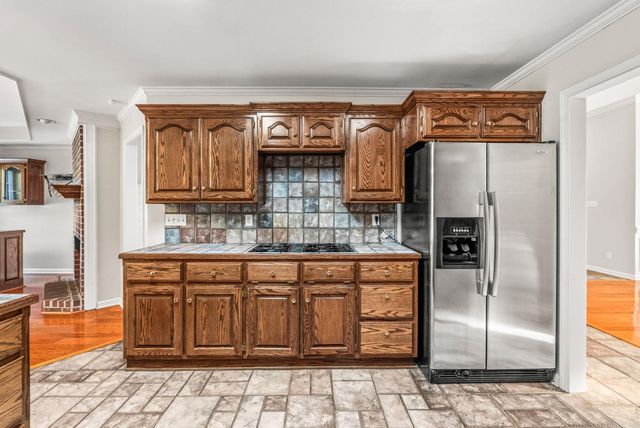 104 Cannes Court, Maumelle, AR 72113