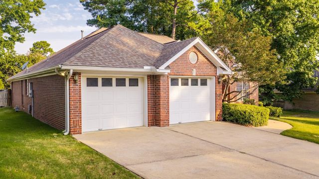 104 Cannes Court, Maumelle, AR 72113