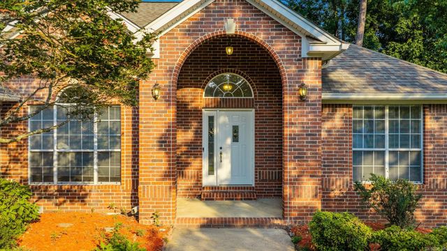104 Cannes Court, Maumelle, AR 72113