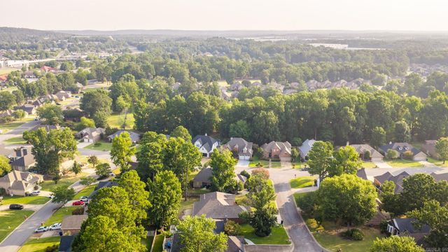 104 Cannes Court, Maumelle, AR 72113