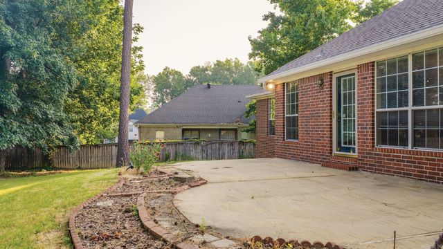 104 Cannes Court, Maumelle, AR 72113