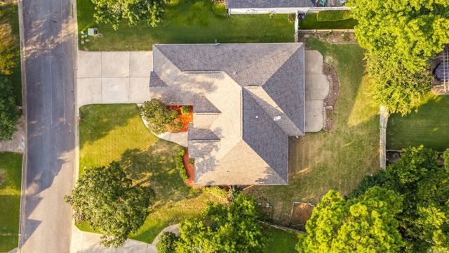 104 Cannes Court, Maumelle, AR 72113