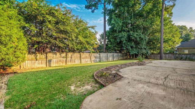 104 Cannes Court, Maumelle, AR 72113