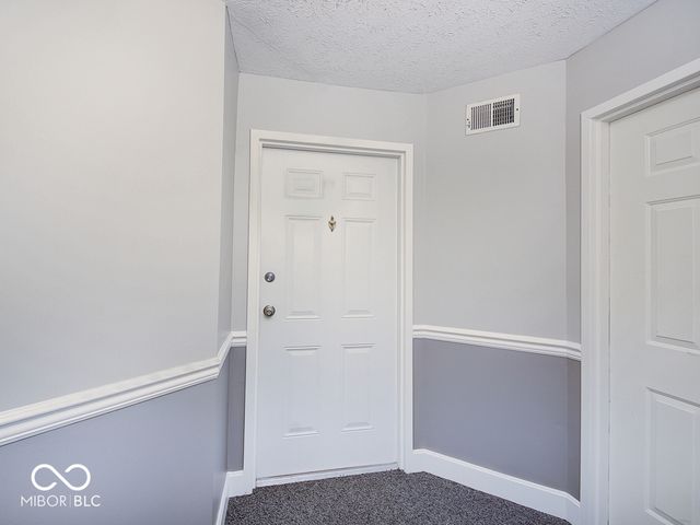 8720 Yardley Court 301, Indianapolis, IN 46268