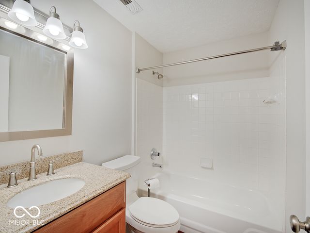 8720 Yardley Court 301, Indianapolis, IN 46268