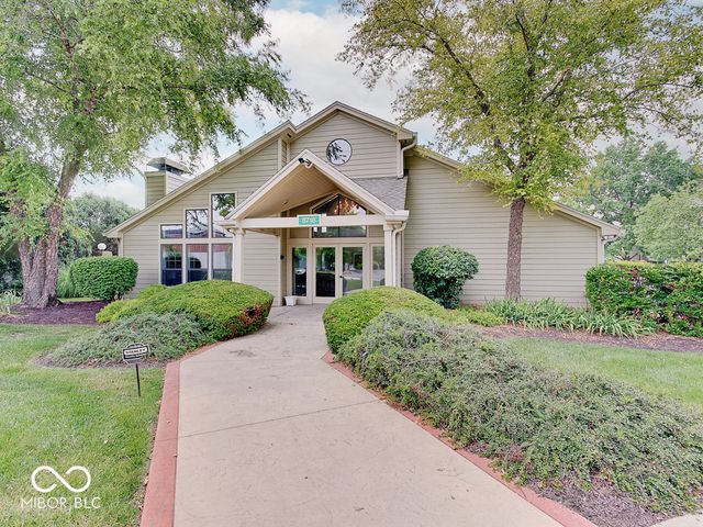 8720 Yardley Court 301, Indianapolis, IN 46268