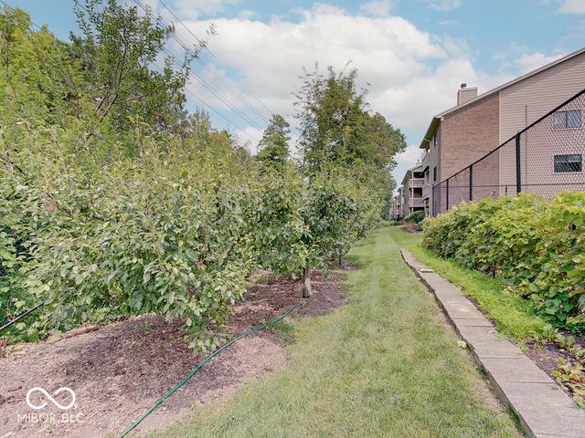 8720 Yardley Court 301, Indianapolis, IN 46268