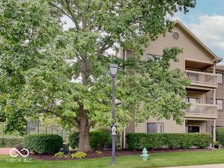 8720 Yardley Court 301, Indianapolis, IN 46268
