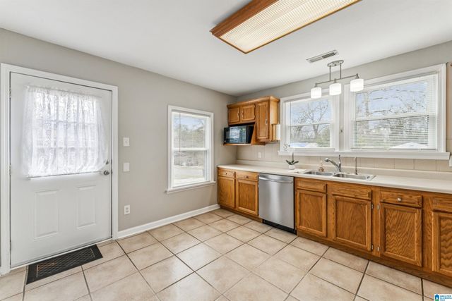 120 HONEYSUCKLE ROAD, Hueytown, AL 35023