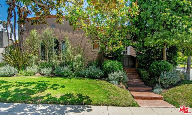 300 N Bronson Avenue, Los Angeles, CA 90004