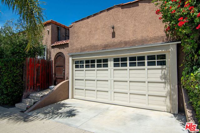 300 N Bronson Avenue, Los Angeles, CA 90004