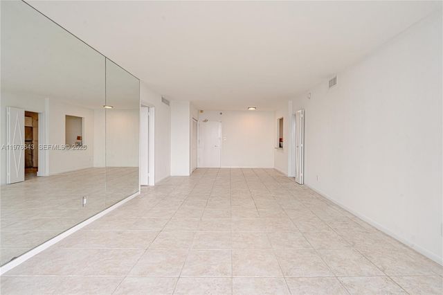 5161 Collins Ave 516, Miami Beach, FL 33140