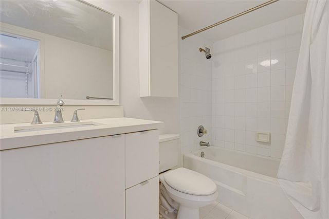 5161 Collins Ave 516, Miami Beach, FL 33140