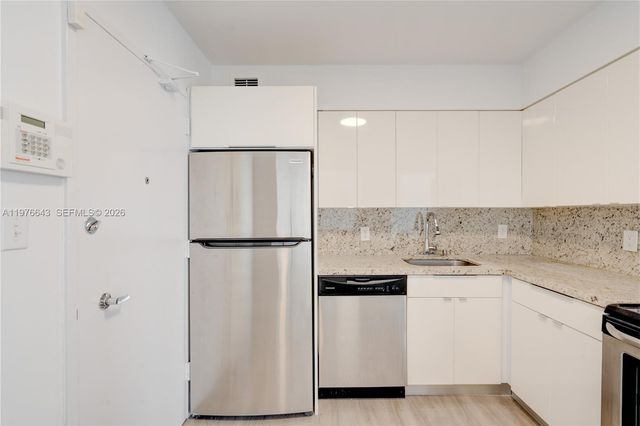 5161 Collins Ave 516, Miami Beach, FL 33140