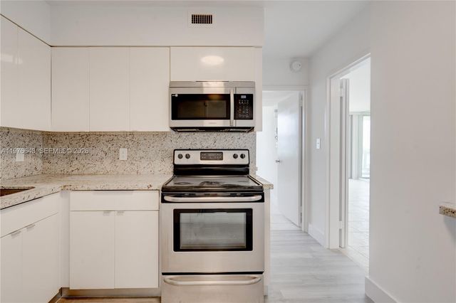 5161 Collins Ave 516, Miami Beach, FL 33140