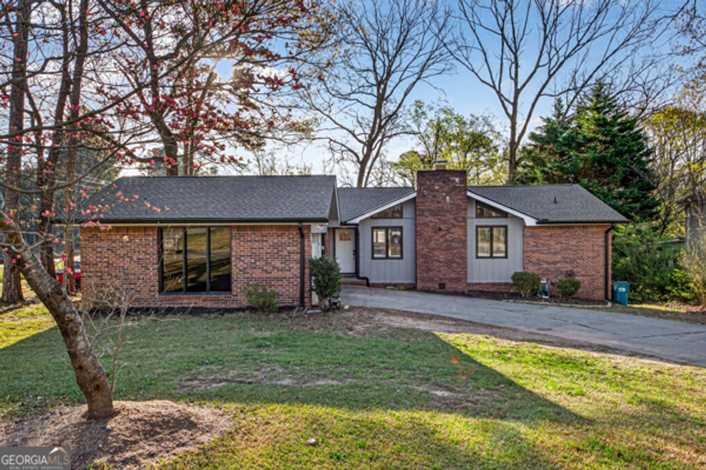 23 Stonewood Forest Road, Toccoa, GA 30577