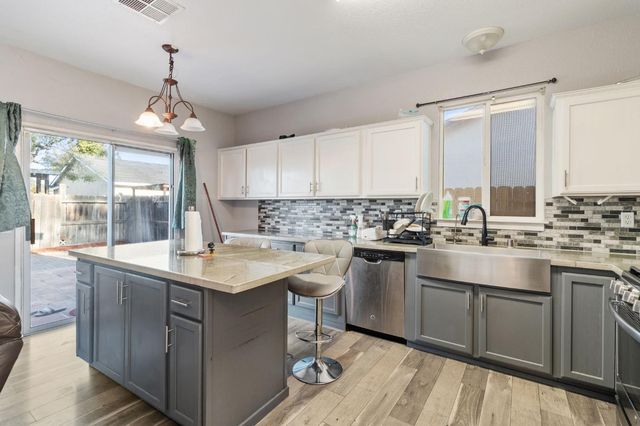 701 Palmer Pl, Atwater, CA 95301