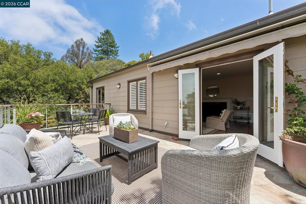 Image 11 of property listing at 5821 Colton Blvd, Oakland, CA 94611