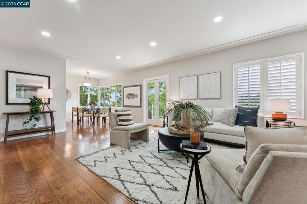 Image 2 of property listing at 5821 Colton Blvd, Oakland, CA 94611