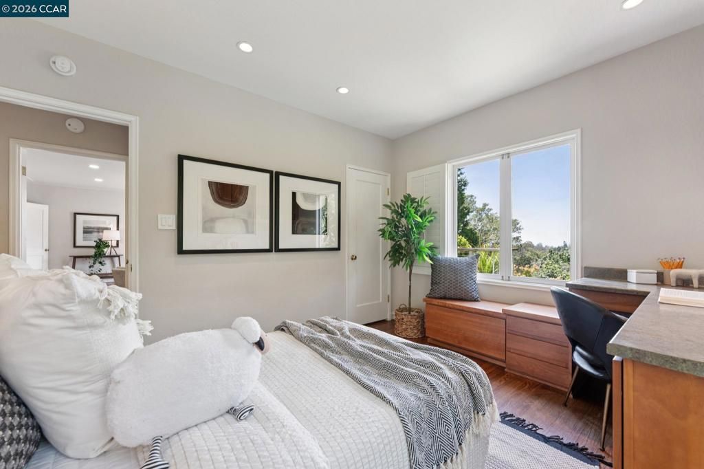 Image 24 of property listing at 5821 Colton Blvd, Oakland, CA 94611
