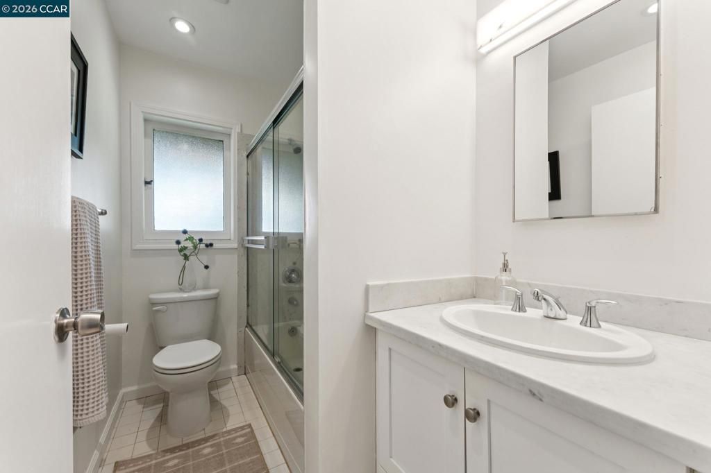 Image 31 of property listing at 5821 Colton Blvd, Oakland, CA 94611