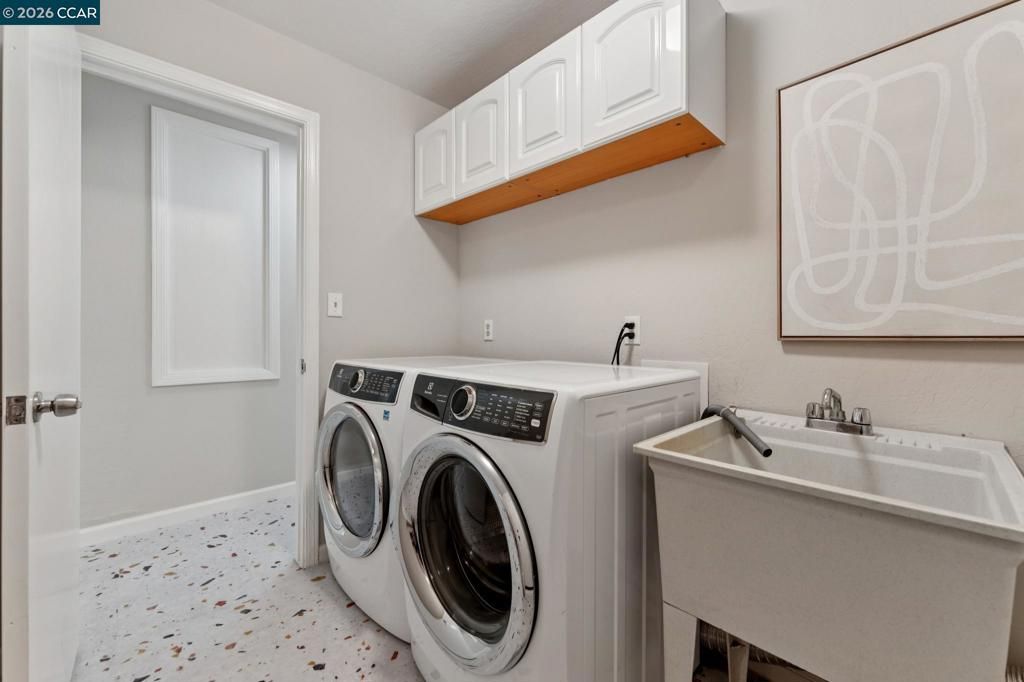 Image 34 of property listing at 5821 Colton Blvd, Oakland, CA 94611