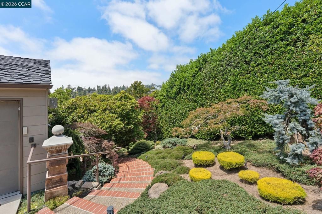 Image 49 of property listing at 5821 Colton Blvd, Oakland, CA 94611