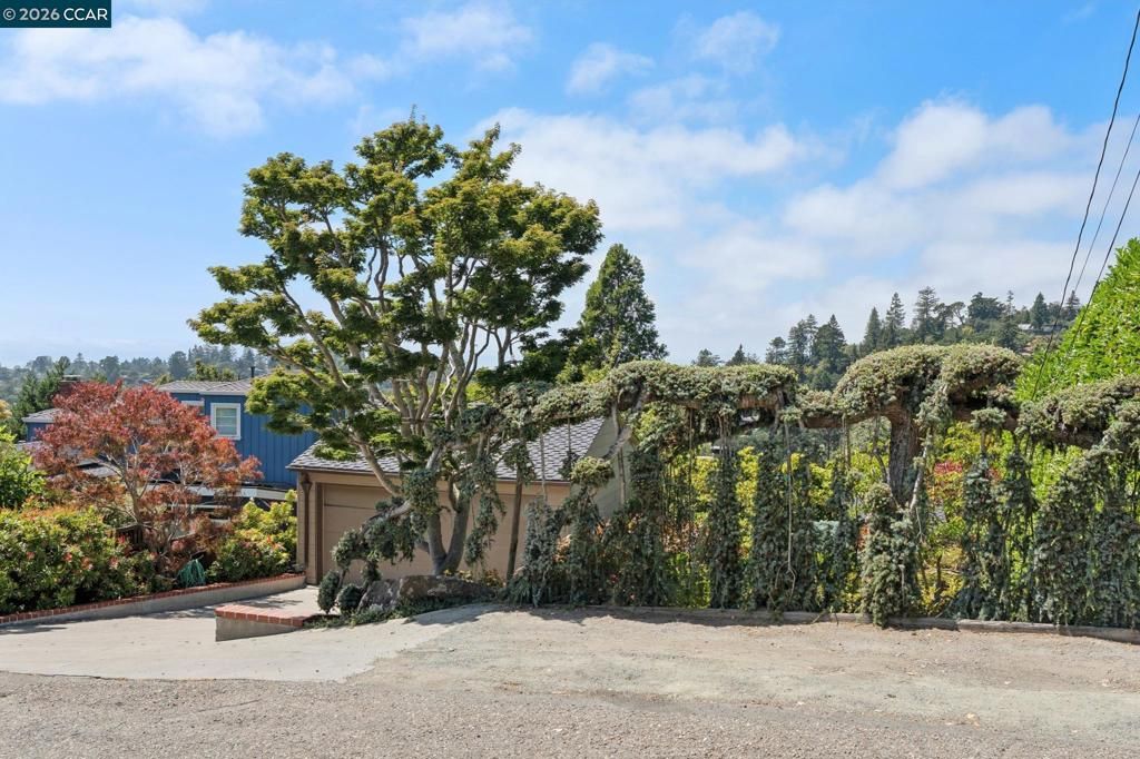 Image 52 of property listing at 5821 Colton Blvd, Oakland, CA 94611