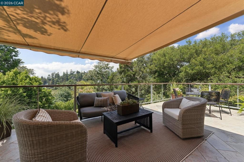 Image 9 of property listing at 5821 Colton Blvd, Oakland, CA 94611