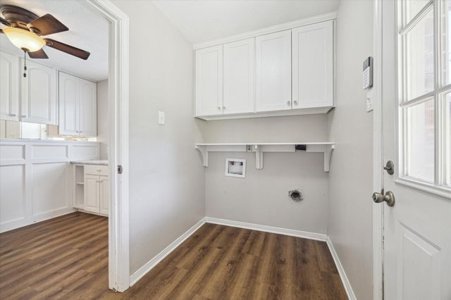 13711 Greenway Drive, Sugar Land, TX 77498