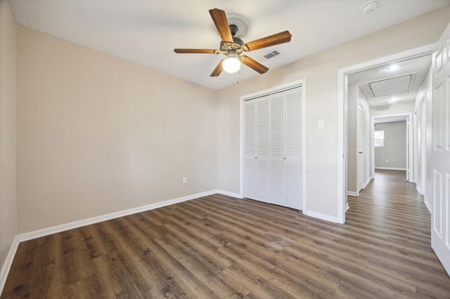 13711 Greenway Drive, Sugar Land, TX 77498