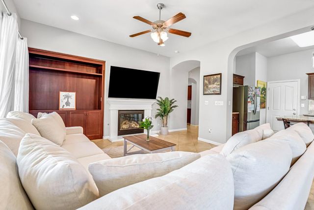 3316 N Leanna Avenue, Fresno, CA 93737