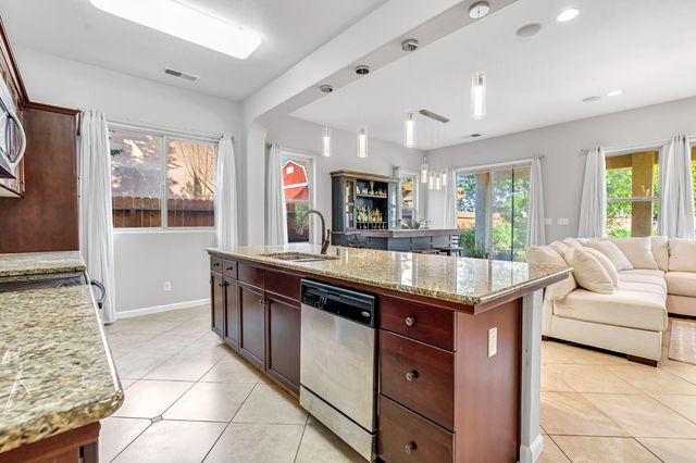 3316 N Leanna Avenue, Fresno, CA 93737