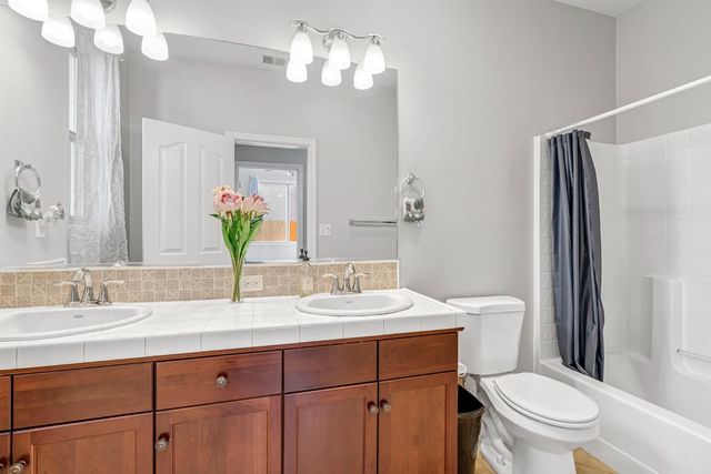 3316 N Leanna Avenue, Fresno, CA 93737