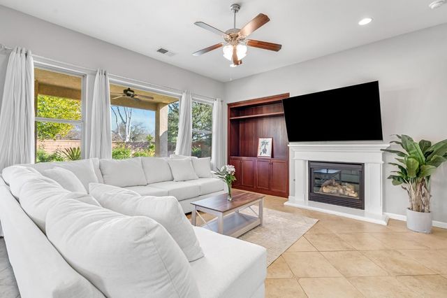 3316 N Leanna Avenue, Fresno, CA 93737