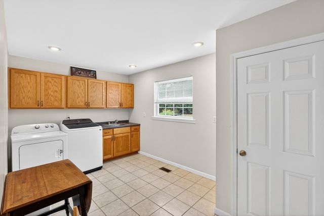 268 Holden Dr, Inman, SC 29349
