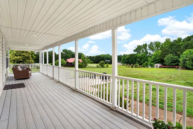 268 Holden Dr, Inman, SC 29349