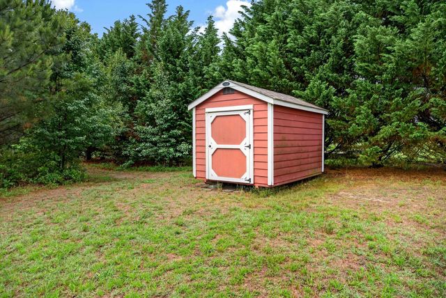 268 Holden Dr, Inman, SC 29349