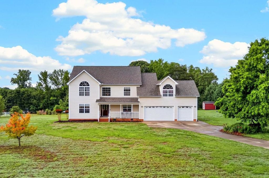 268 Holden Dr, Inman, SC 29349