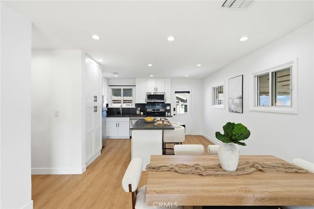 2140 N Rose Street, Burbank, CA 91505